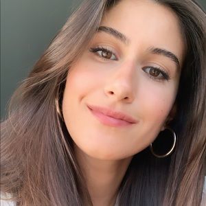 Meet your Posher, Carly